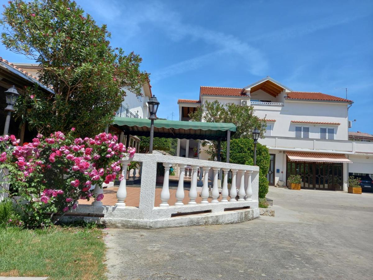 Apartment-Rooms Preka Palit Exterior foto